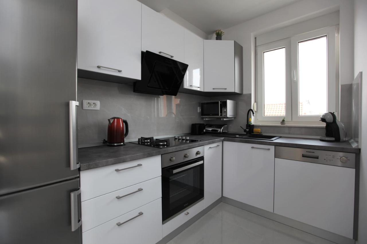 Apartmani Ive Trogir Exterior photo