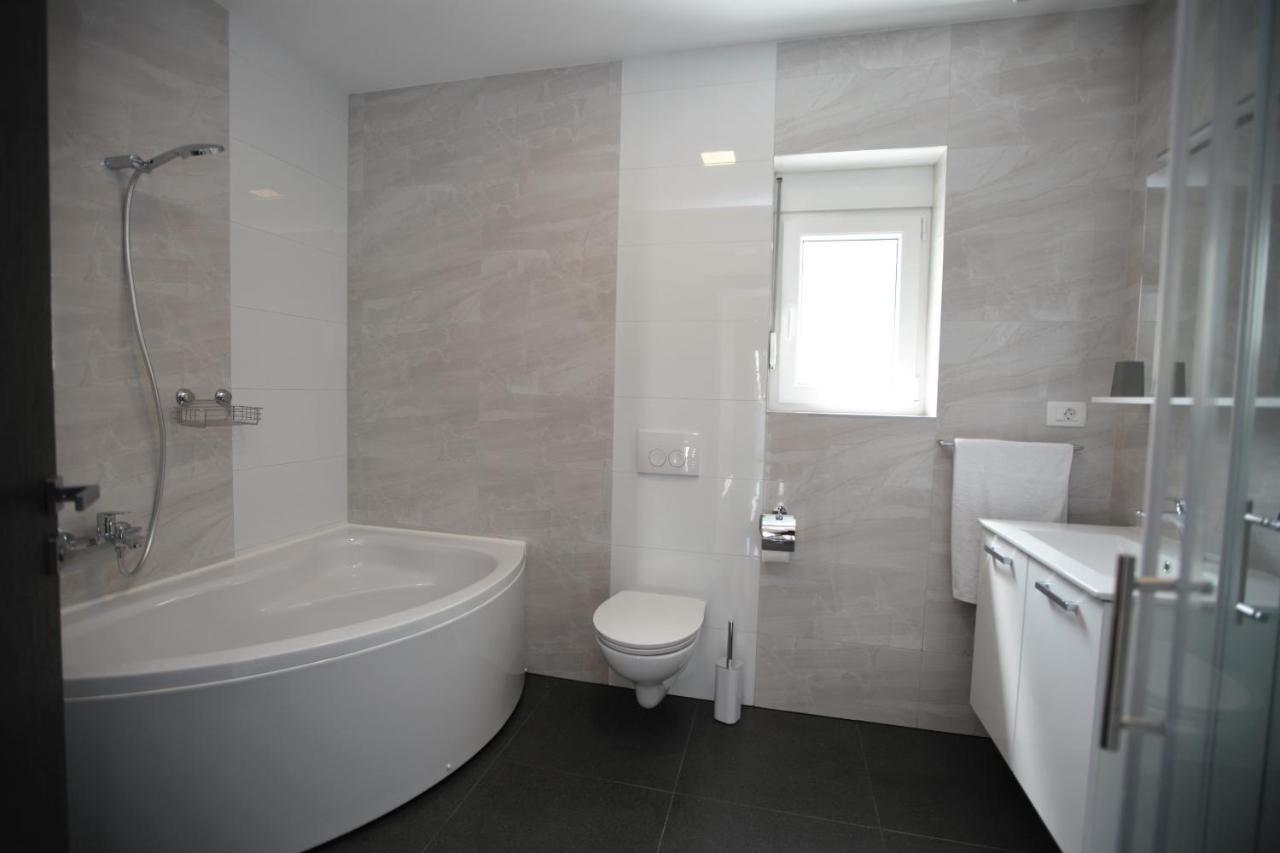 Apartmani Ive Trogir Exterior photo